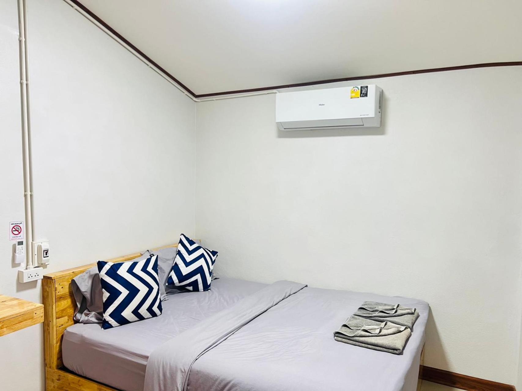Lungwang Guest House Ban Rak Thai Buitenkant foto