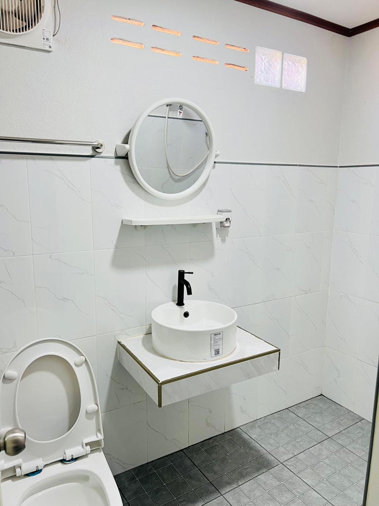 Lungwang Guest House Ban Rak Thai Buitenkant foto