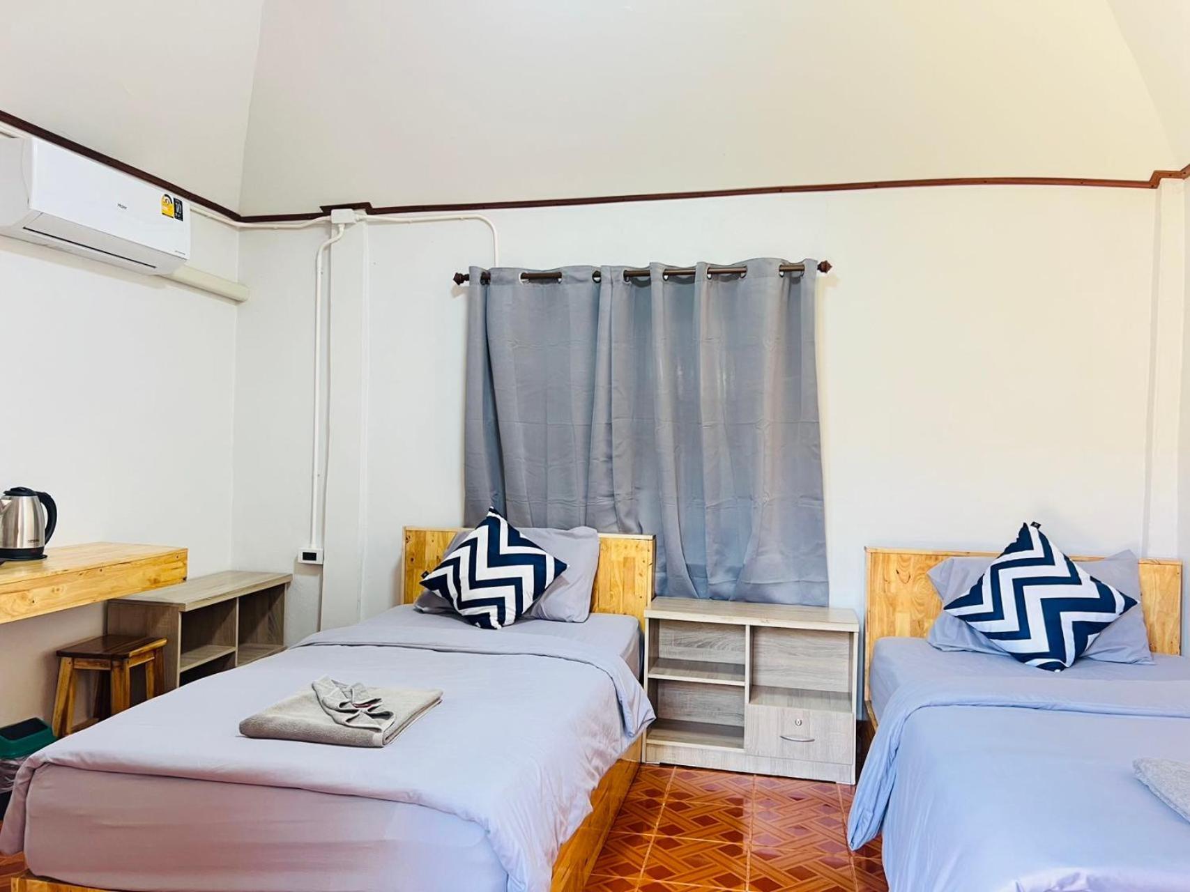 Lungwang Guest House Ban Rak Thai Buitenkant foto