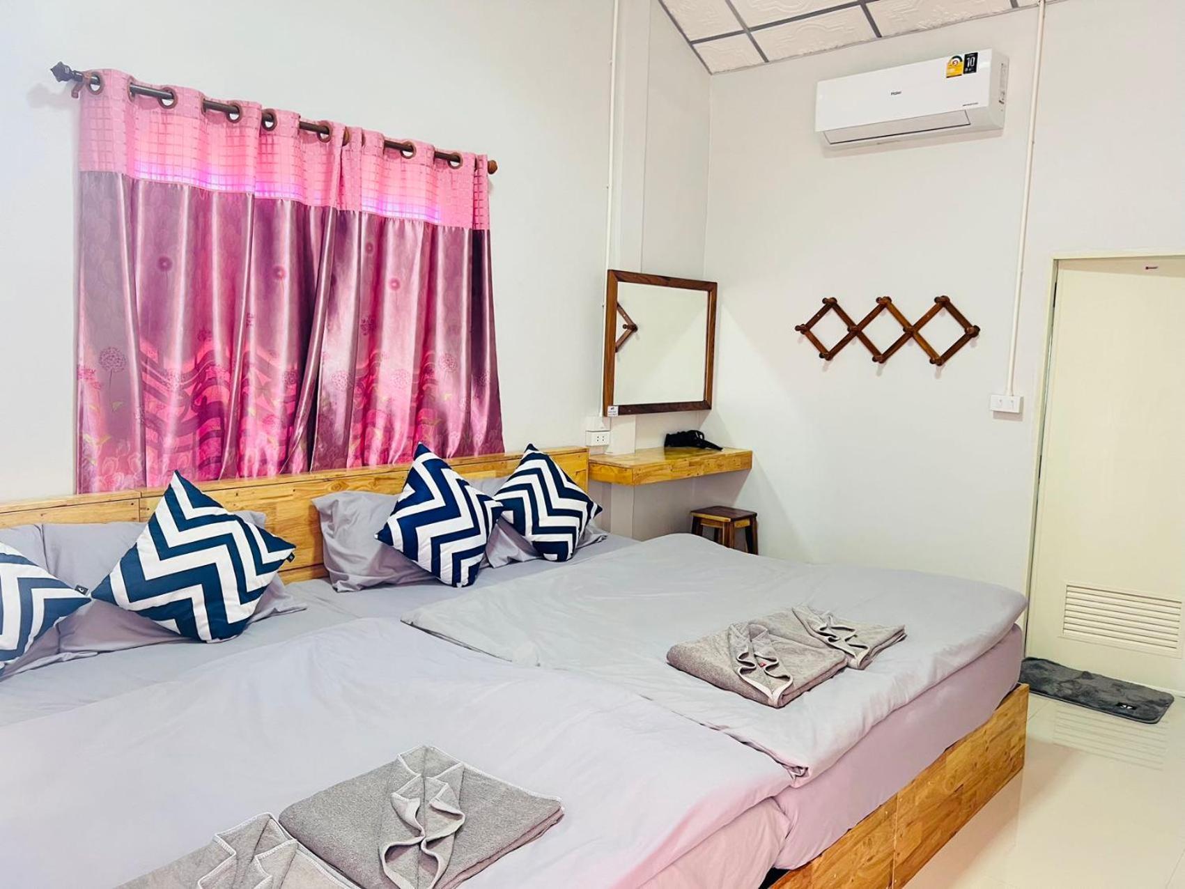 Lungwang Guest House Ban Rak Thai Buitenkant foto