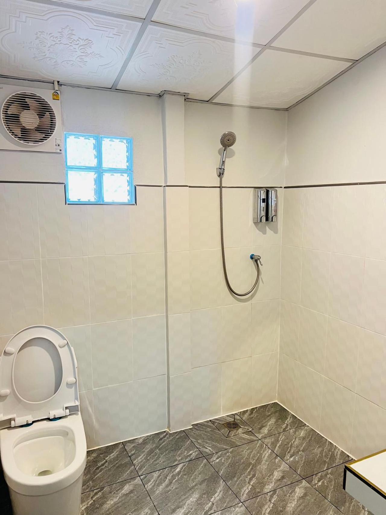 Lungwang Guest House Ban Rak Thai Buitenkant foto