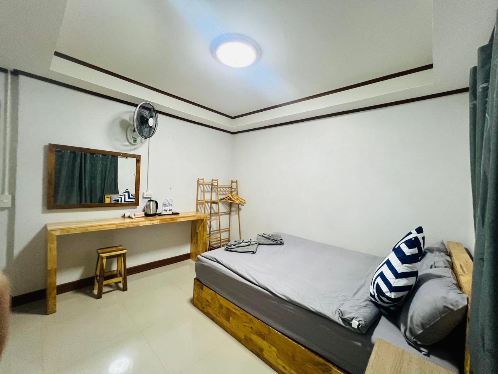 Lungwang Guest House Ban Rak Thai Buitenkant foto