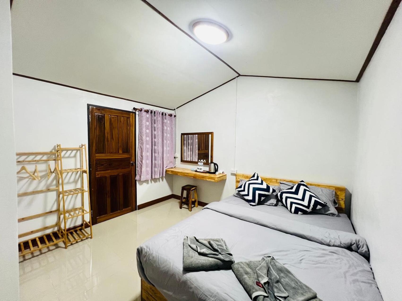 Lungwang Guest House Ban Rak Thai Buitenkant foto